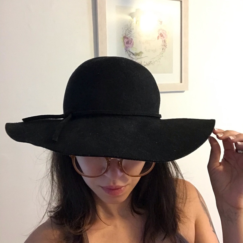 Forever 21 Black Floppy Brim Hat